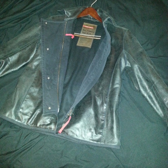 Meet your Posher, Joyce Dean - Picture 8 of 8